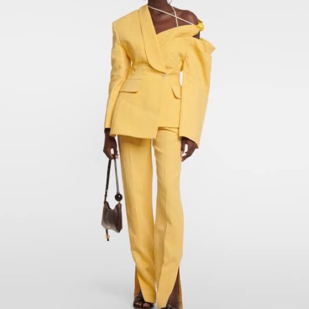 JACQUEMUS
Yellow Le Raphia 'La Veste Baska' Blazer| Read for size| Celebrity Fav
